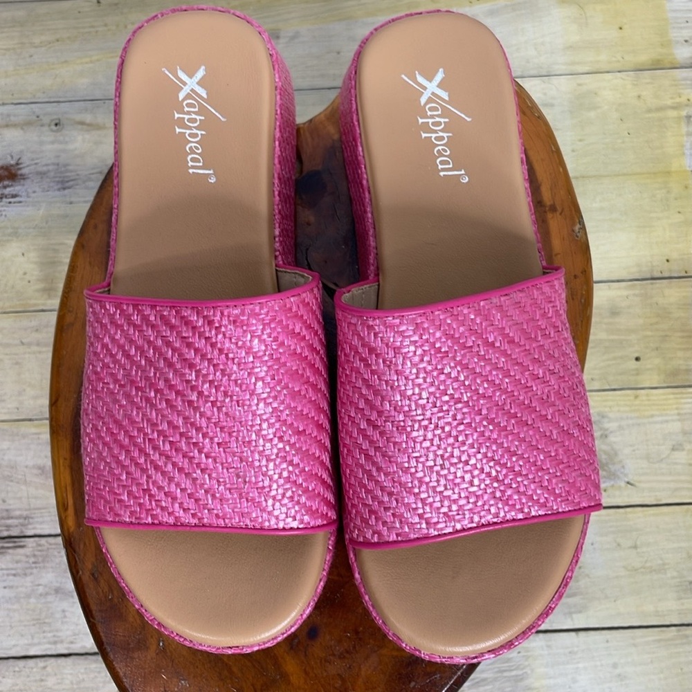 Xappeal Women's Pink Slide Sandals
